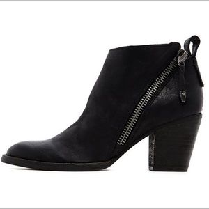 DOLCE VITA Jaeger Suede Booties in Black